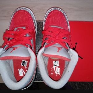 Jordan retro 3s red cement